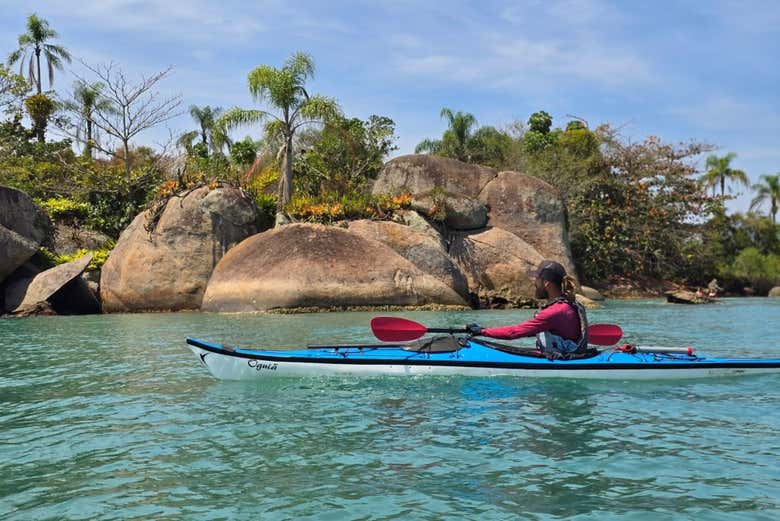 Tour en kayak por la bahía de Paraty