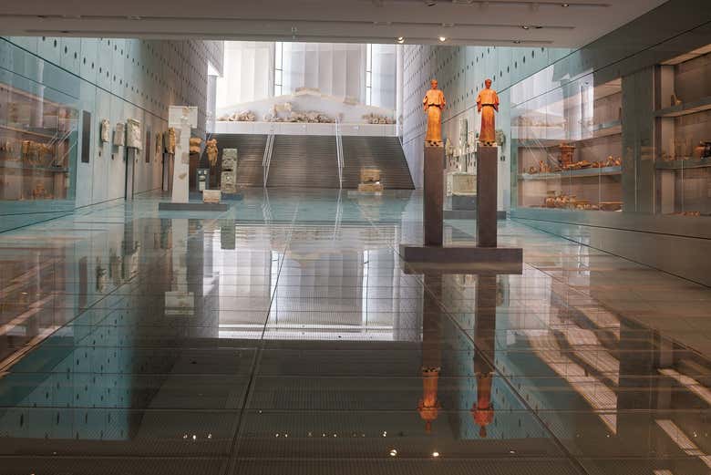 Entrada a la Acrópolis y su museo
