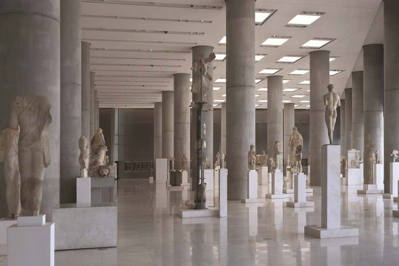 Entrada a la Acrópolis y su museo