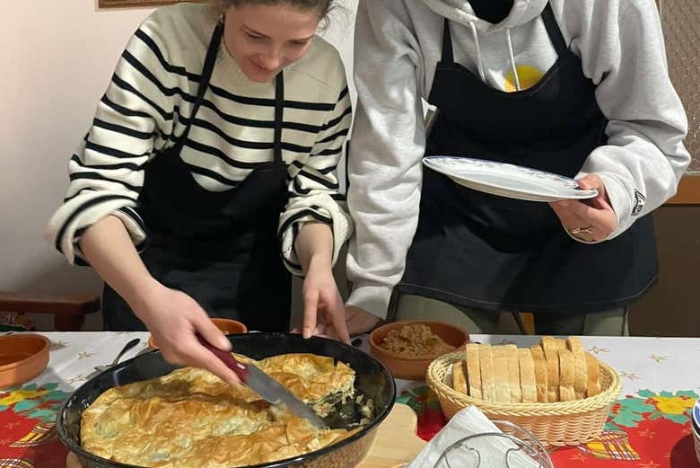Clase de cocina con una familia albanesa