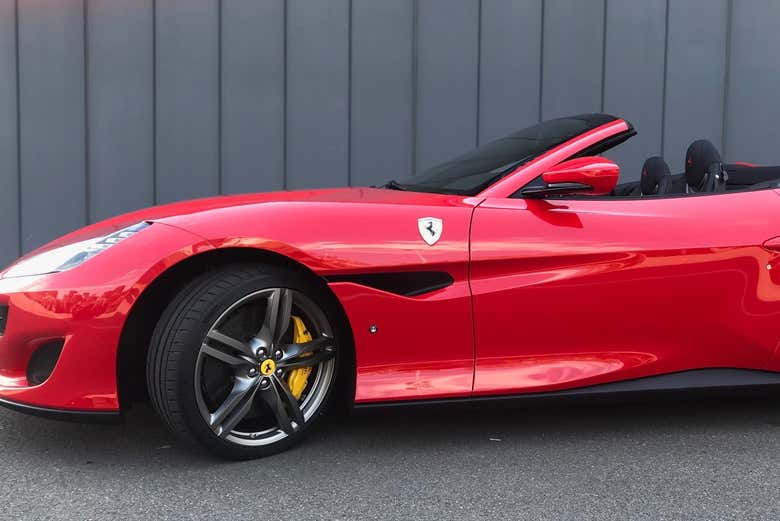Conducción de Ferrari en Maranello