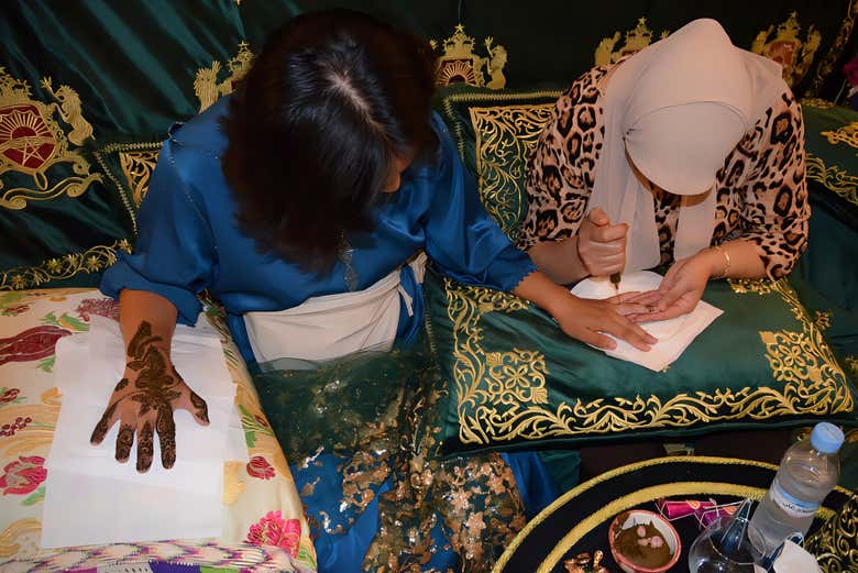 Taller de henna en Fez
