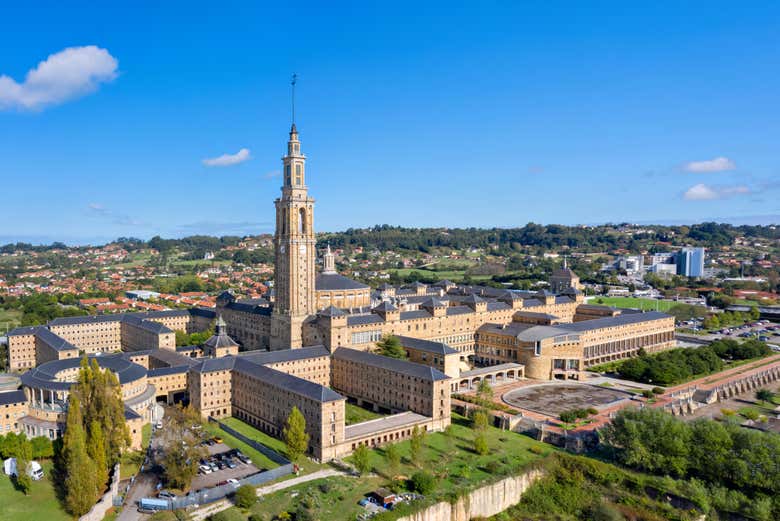 Free tour por Laboral Ciudad de la Cultura