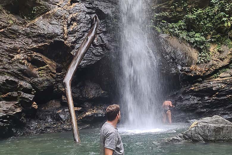 Excursión a las cascadas Avocat y la playa Maracas