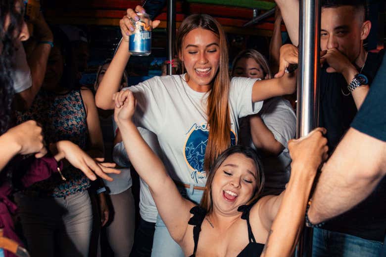 Autobús de fiesta por Medellín