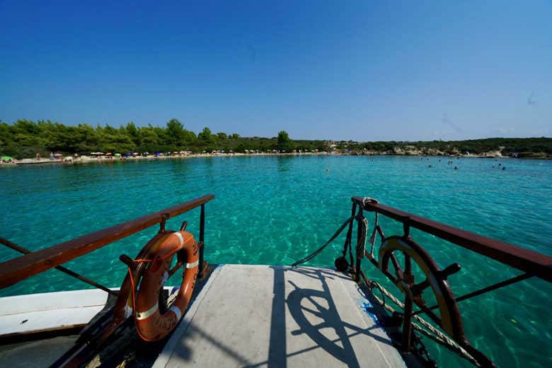 Paseo en barco pirata por la Laguna Azul