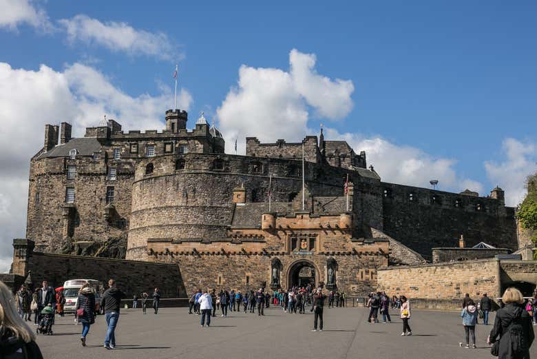 Tour de Edimburgo al completo + Entrada al Castillo