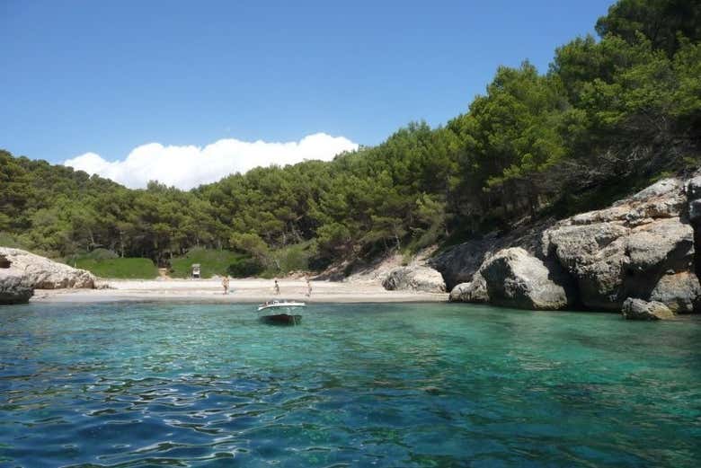 Excursión en barco por el sur de Menorca