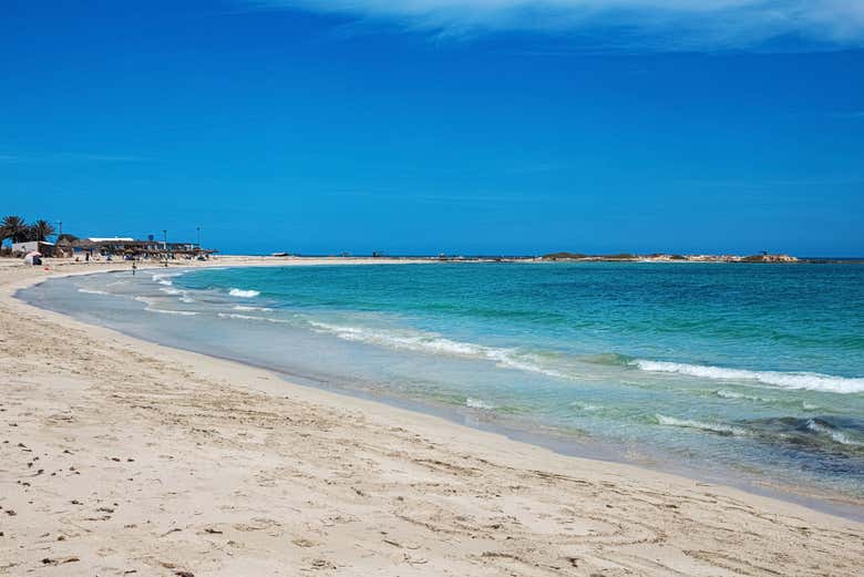 Excursión a la playa de Sidi Jmour en catamarán