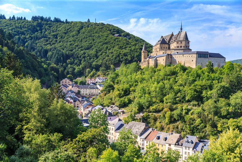 Excursión a Beaufort, Vianden, Echternach y la cascada de Schiessentümpel
