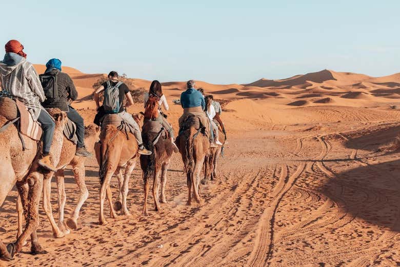 Amanecer o atardecer en el desierto de Merzouga