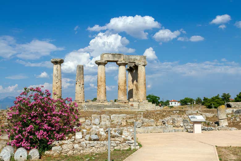 Excursión a la Antigua Corinto