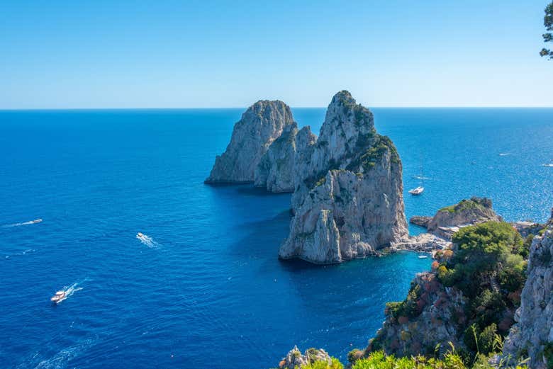 Paseo en gozzo por las cuevas de Capri