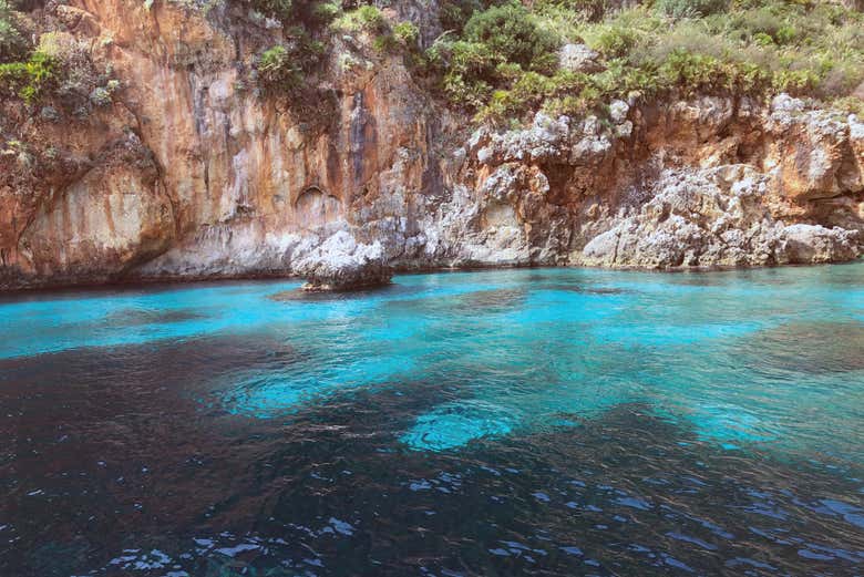 Excursión a la Reserva Natural del Zíngaro y los farallones de Scopello