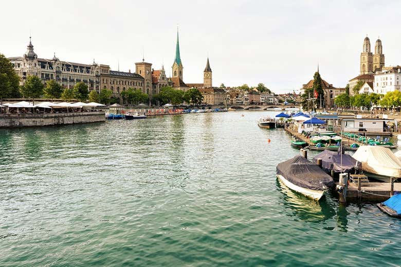 Tour por Zúrich + Paseo en barco + Entrada al Museo Lindt