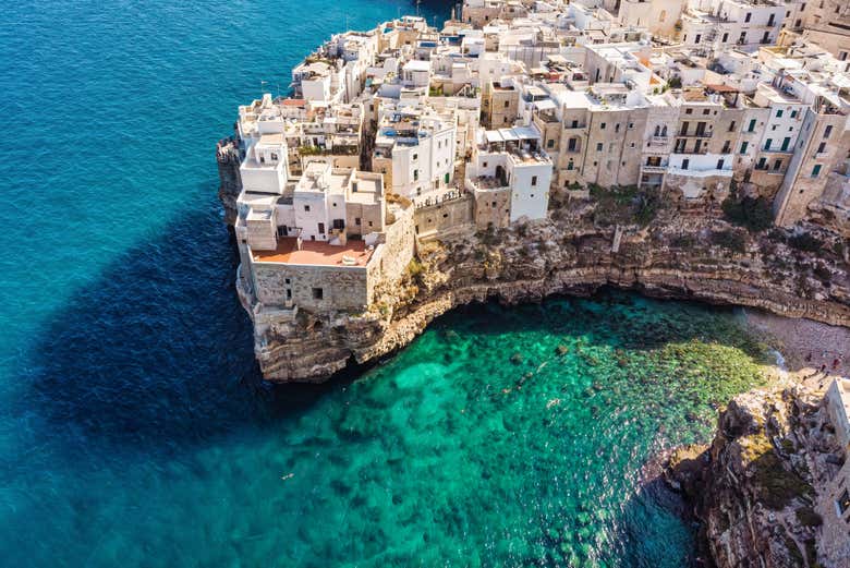 Paseo en gozzo por las cuevas de Polignano a Mare
