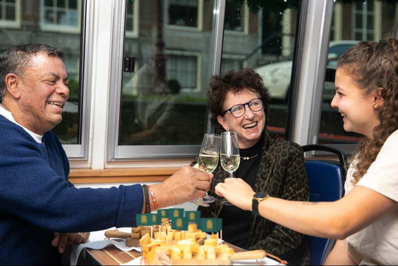 Crucero con cata de vinos y quesos