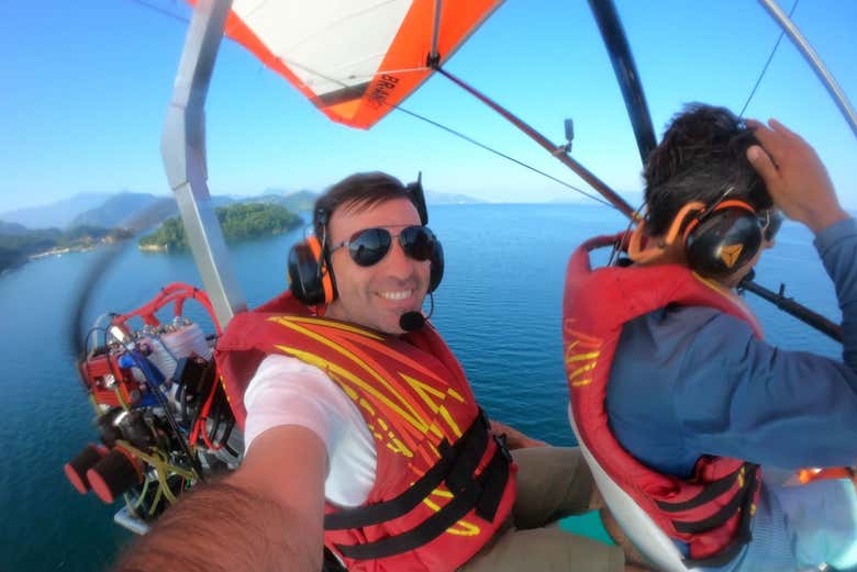 Ala delta acuático en Angra dos Reis