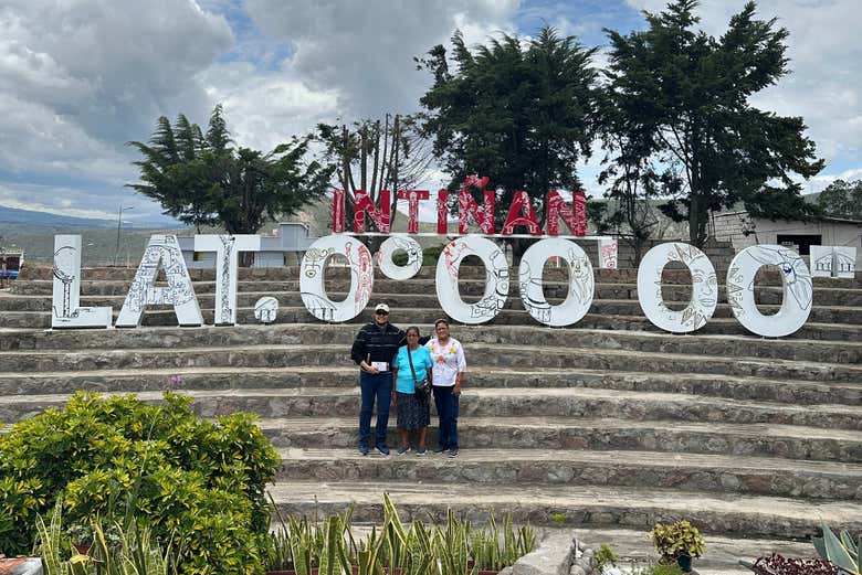Tour por la Mitad del Mundo y el Museo Intiñan + Teleférico