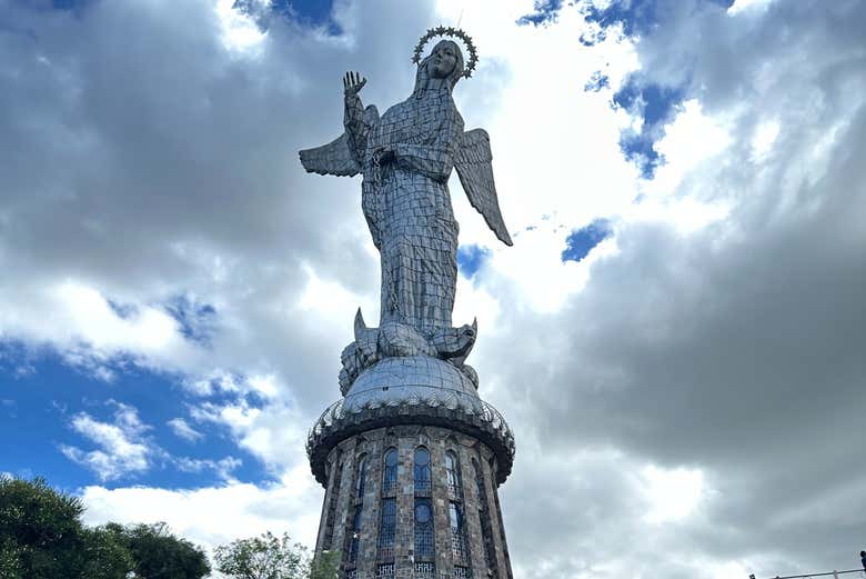 Tour por la Mitad del Mundo y el Museo Intiñan + Teleférico