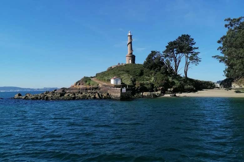 Barco a la isla de Tambo