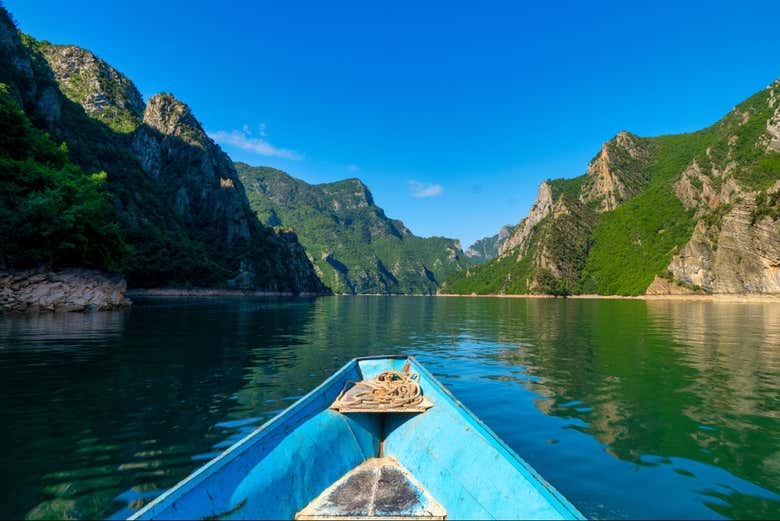 Excursión al lago Koman y el río Shala