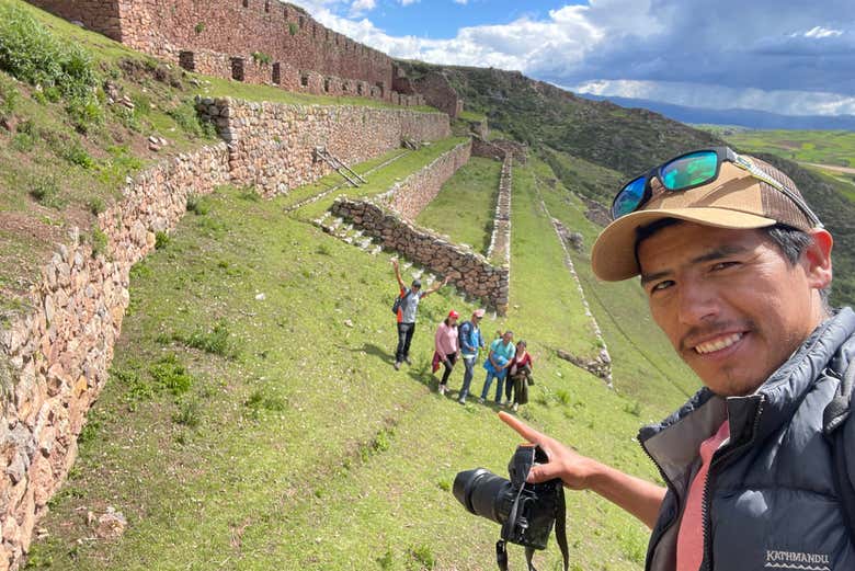 Ruta privada de senderismo con llamas y alpacas por el Valle Sagrado