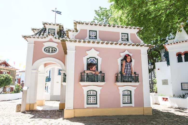 Entrada al parque Portugal dos Pequenitos
