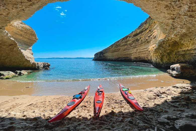 Tour en kayak por las cuevas de Porto Torres