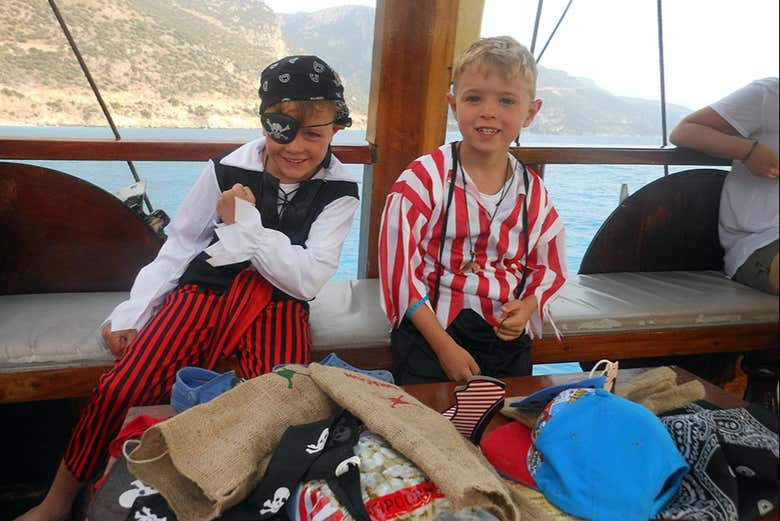 Paseo en barco pirata por Marmaris