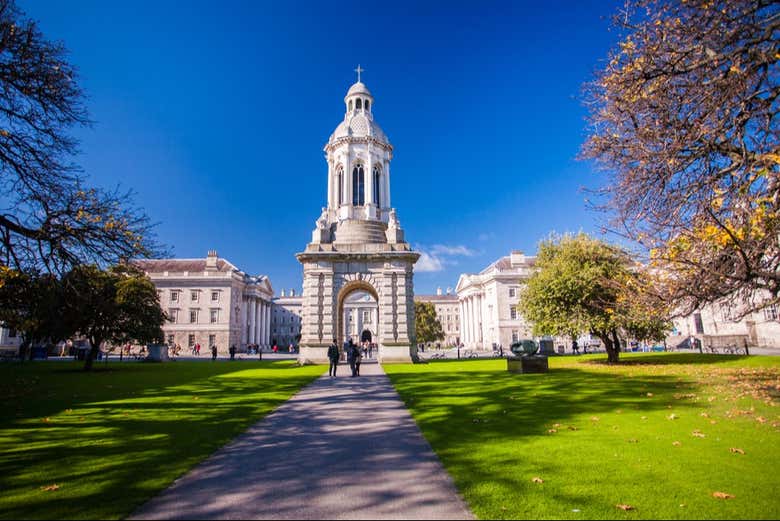 Biblioteca del Trinity College, Libro de Kells y Castillo de Dublín