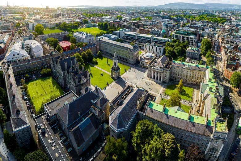 Biblioteca del Trinity College, Libro de Kells y Castillo de Dublín