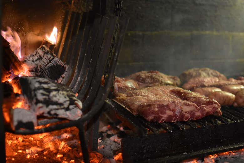 Asado argentino en el barrio de Colegiales