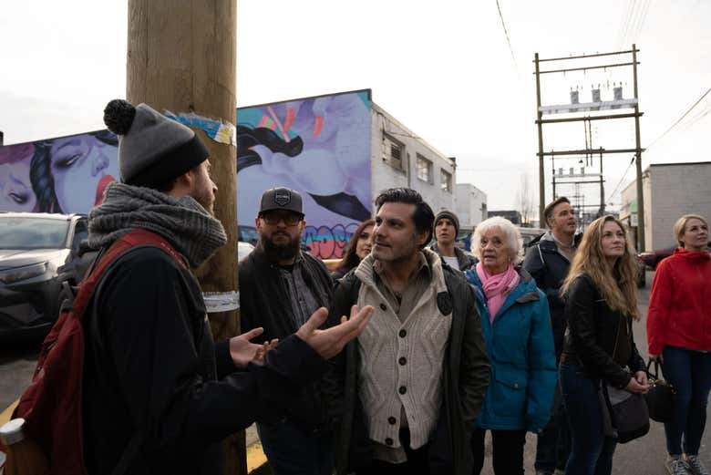 Tour de arte urbano por Victoria + Cata de cervezas