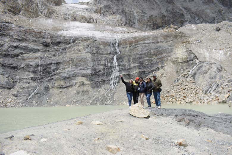 Senderismo por el nevado de Charquini