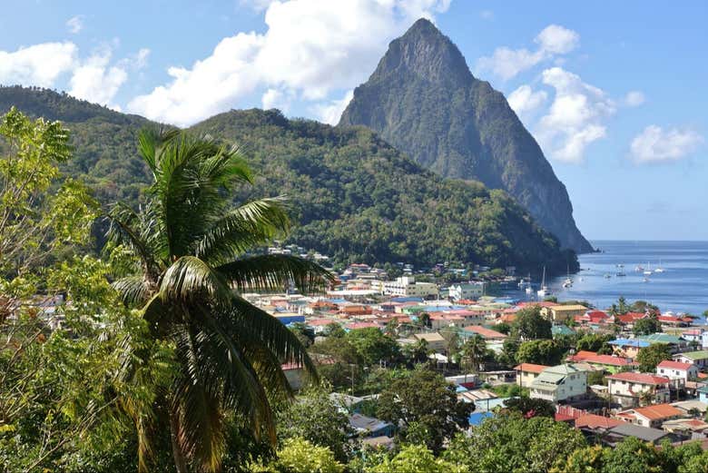 Excursión a la bahía de Soufrière en barco