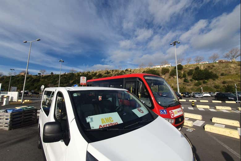 Autobús entre el Aeropuerto João Paulo II y Ponta Delgada