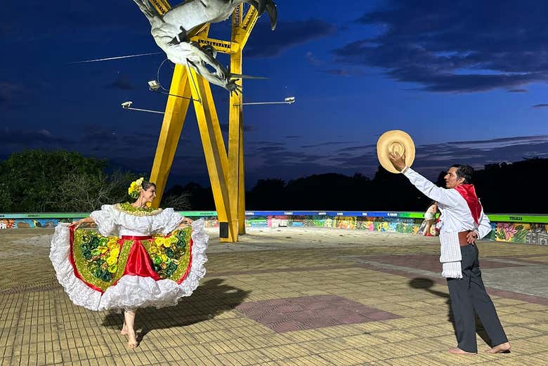 Tour panorámico por Neiva + Clase de baile folclórico