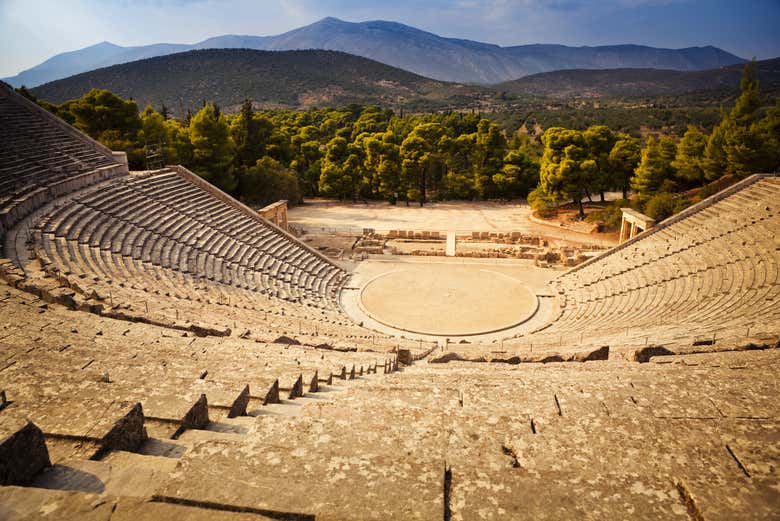 Entrada al yacimiento arqueológico de Epidauro