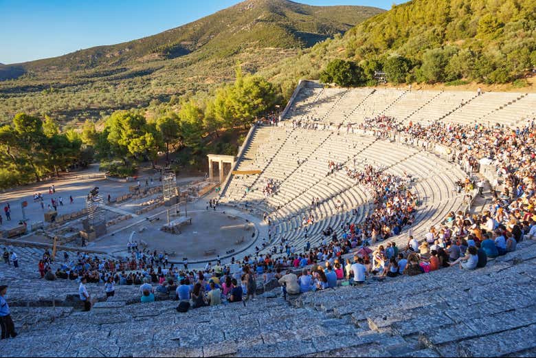 Entrada al yacimiento arqueológico de Epidauro