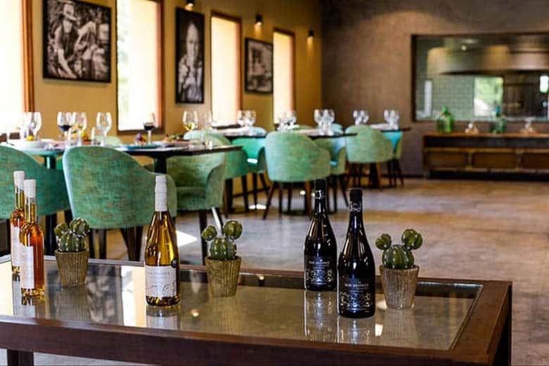 Tour de bodegas por Colonia Caroya con degustación de vinos