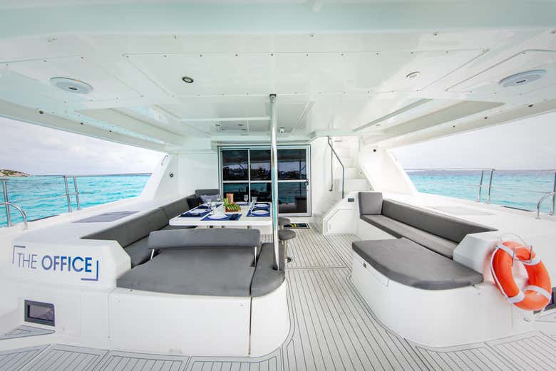 Barco privado a Isla Mujeres con barra libre