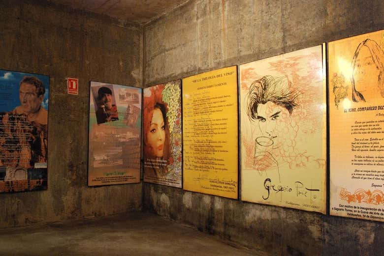 Visita a la bodega Los Llanos y la Cueva del Arte