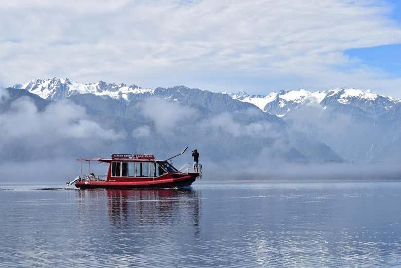 Paseo en barco por el lago Mapourika