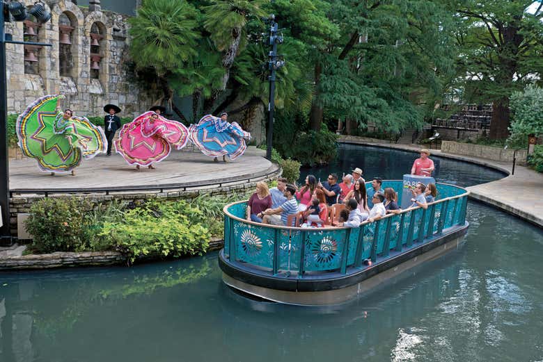 Paseo en barco por el río San Antonio