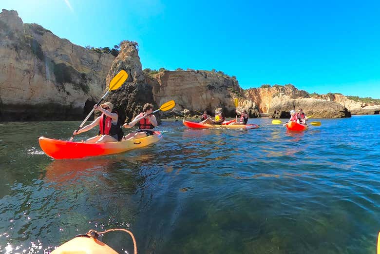 Paseo en barco + Kayak en la costa de Alvor