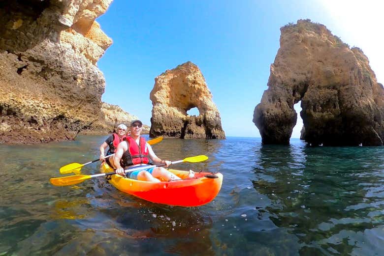 Paseo en barco + Kayak en la costa de Alvor