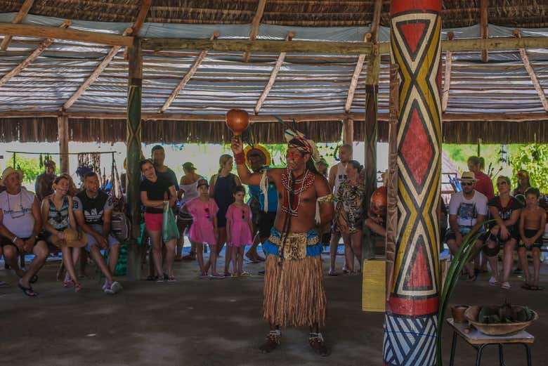 Excursión a Coroa Vermelha y aldea indígena Pataxó Coroa