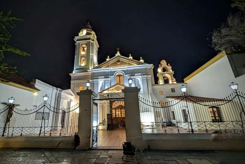 Tour nocturno por La Recoleta + Espectáculo de jazz