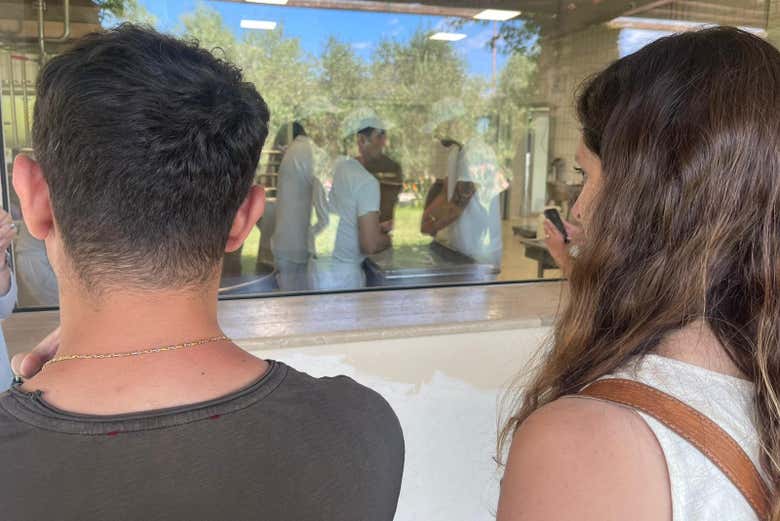 Visita a una fábrica de mozzarela en Paestum